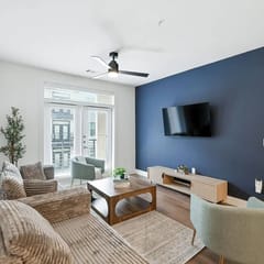 68 Luxury 2B2B Condo, Pool, Gym and Golf Simulator