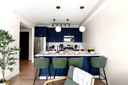 Stylish Downtown Condo by Traveller's Comfort