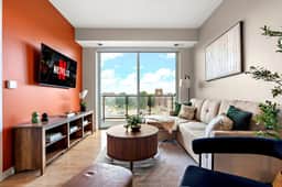 Downtown 1B Condo w/ Gym by Traveller's Comfort