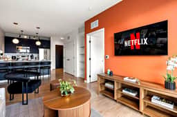 Downtown 1B Condo w/ Gym by Traveller's Comfort