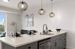 E501 Moody, Spacious & Stylish 2bd DT Minneapolis