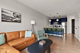 Chic Downtown Condo w/ Gym by Traveller's Comfort