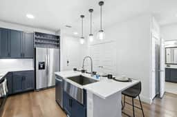 Spacious 2BD+1BD Condos by Traveller's Comfort