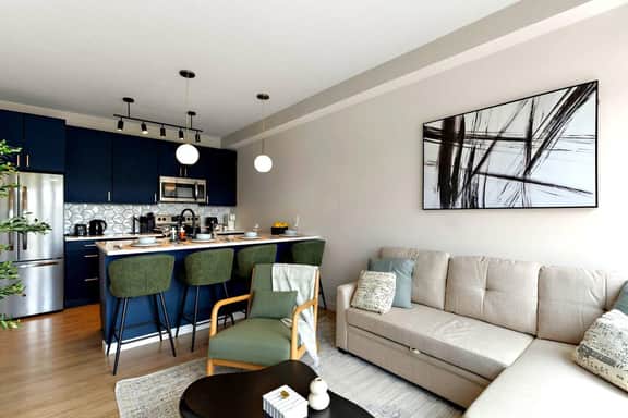 Stylish Downtown Condo by Traveller's Comfort
