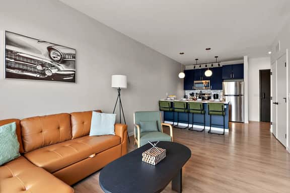 Chic Downtown Condo w/ Gym by Traveller's Comfort