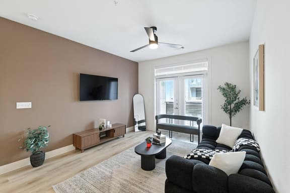 94 Modern 2B2B Near Stockyards, Resort Pool & Gym