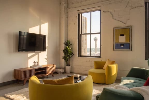 Top-Floor Downtown Penthouse | Terrace | 2,500 Sq - Image 1